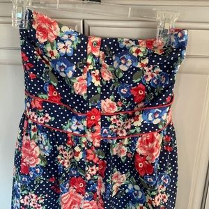 Torrid pinup style dress! Size 1x lightweight strapless